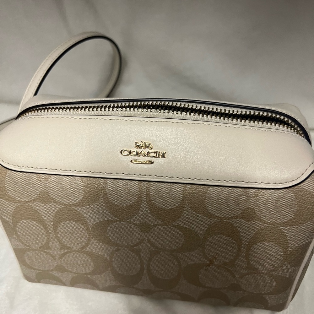 Coach bag.  Croassbody.  Gently used.